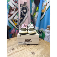 Jordan 1 low Travis Scott Medium Olive UK 7.5.