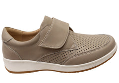 CC Resorts Nell Womens Comfortable Adjustable Strap Leather Shoes