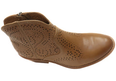 Sofft Alexia Womens Comfortable Leather Low Heel Ankle Boots